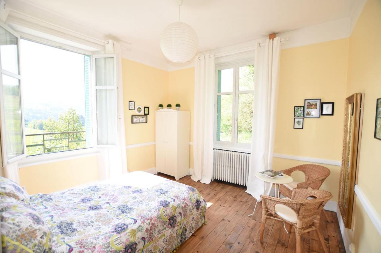 Bed and breakfast Le Coteau d'Olliergues Extérieur photo